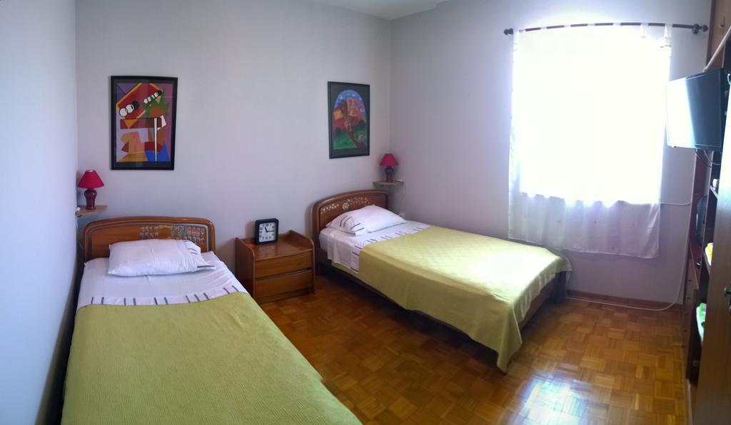 Apartments Free Parking Big Garden Перой Экстерьер фото